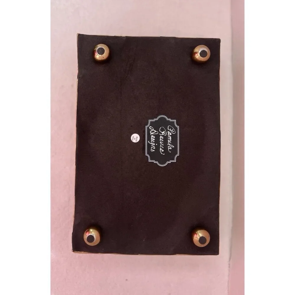 Pamela Reeves Designs this luxurious